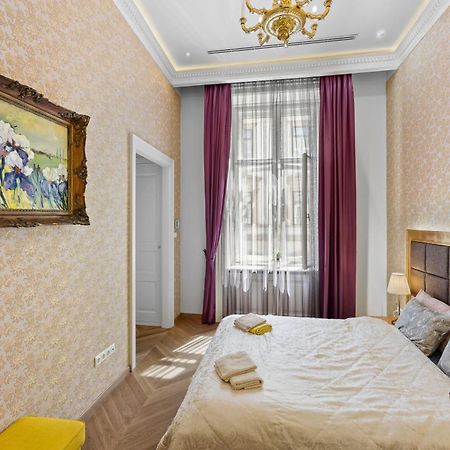Count Zrinyi Basilica Luxurious Residence Budapest Exterior photo