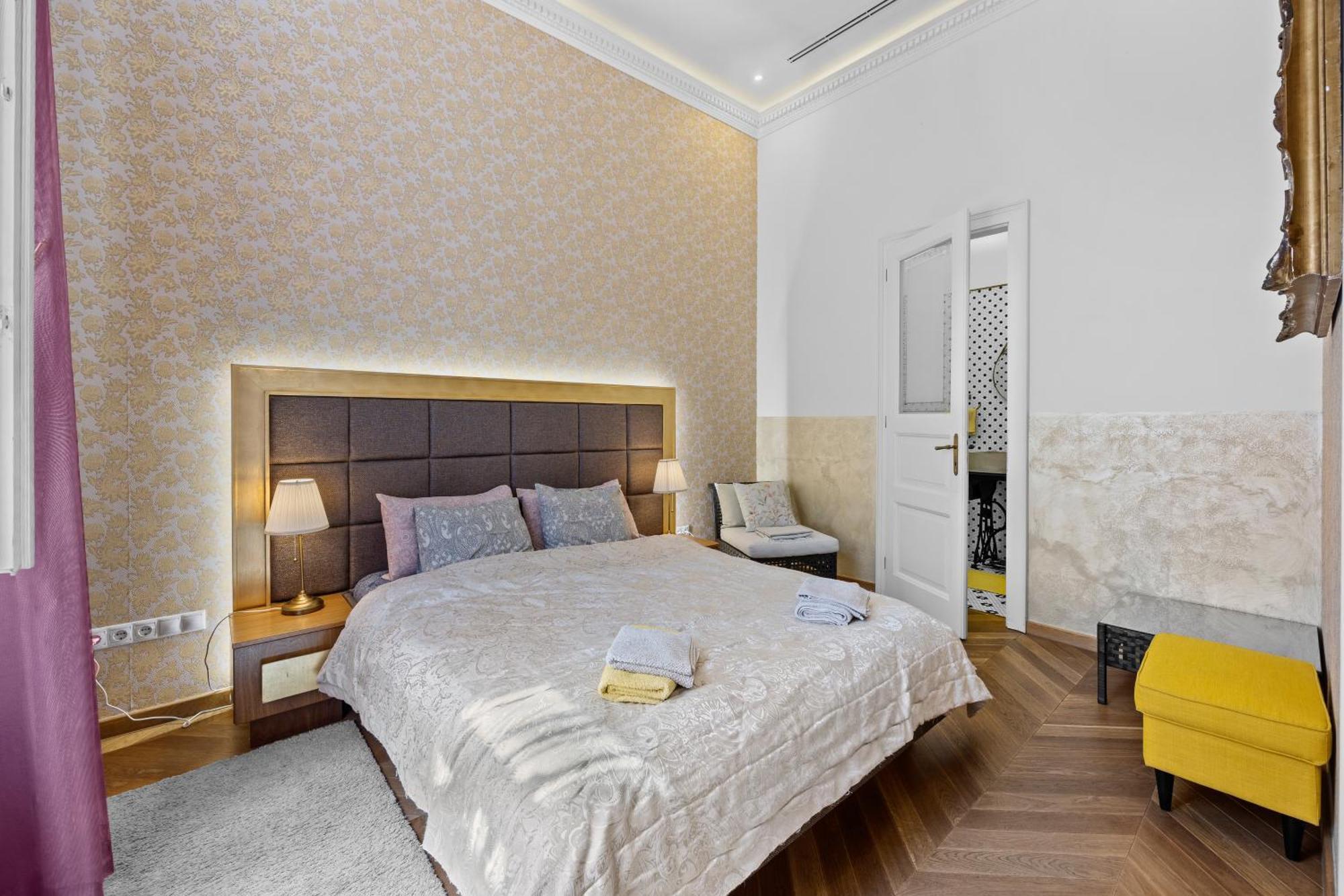 Count Zrinyi Basilica Luxurious Residence Budapest Exterior photo