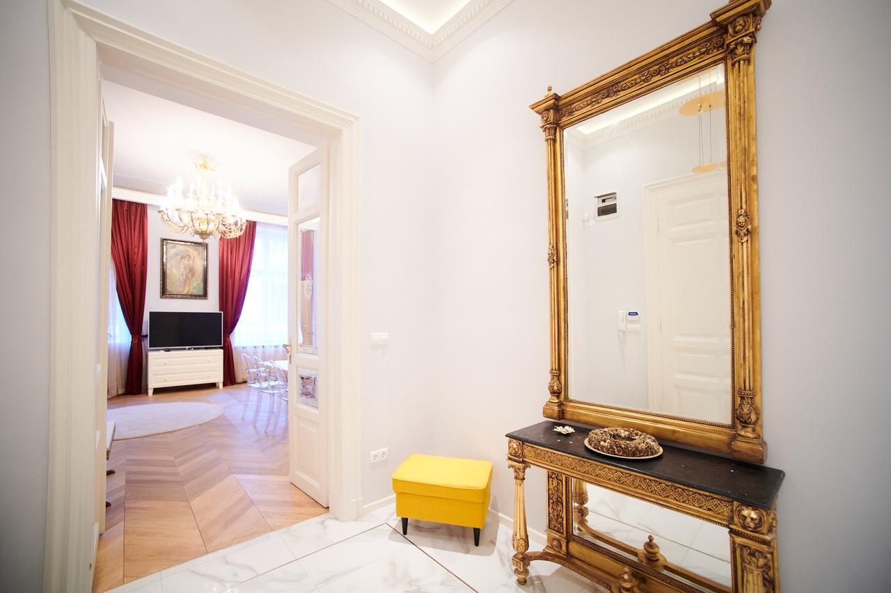 Count Zrinyi Basilica Luxurious Residence Budapest Exterior photo
